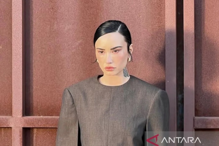demi-lovato-berhasil-atasi-gangguan-mental,-cara-membantu-orang-yang-sedang-depresi