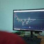 kalahkan-bitcoin,-harga-3-kripto-naik-sangat-tinggi