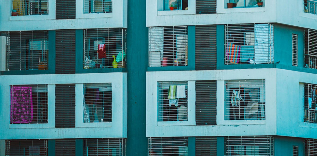 krisis-hunian-dan-mitos-‘green-living’:-mengapa-generasi-muda-sulit-punya-rumah?