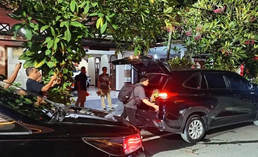 kpk-geledah-rumah-pribadi-maidi-wali-kota-madiun-nonaktif