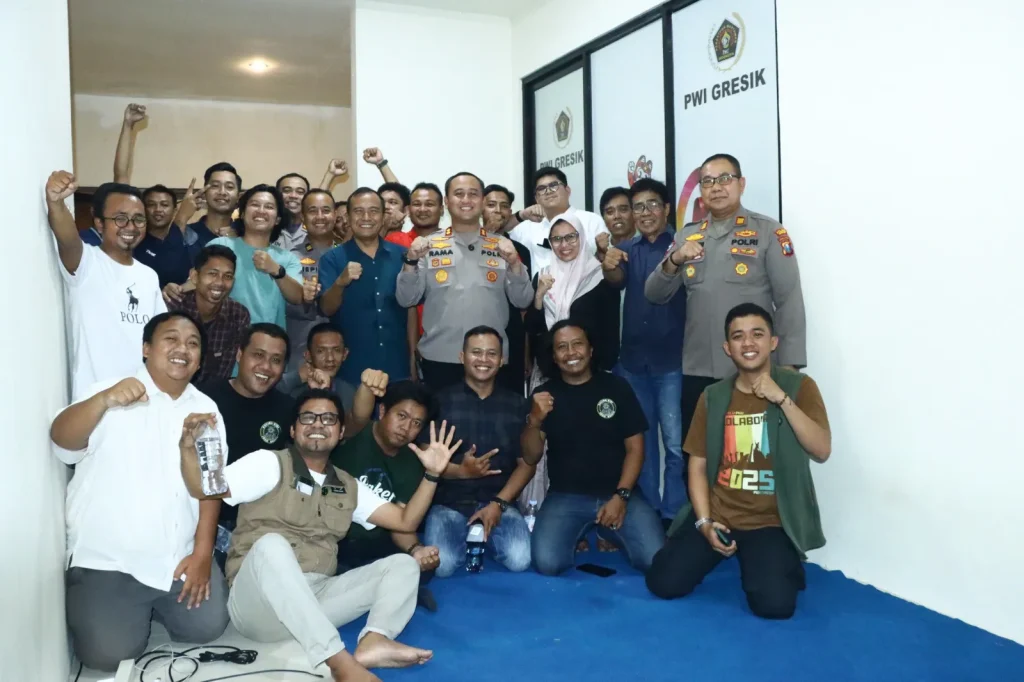 kapolres-gresik-sambangi-pwi,-perkuat-sinergi-polri-dan-insan-pers
