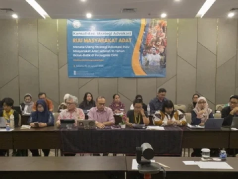 perempuan-adat-berperan-jaga-hutan-dan-pangan,-tapi-haknya-masih-terpinggirkan