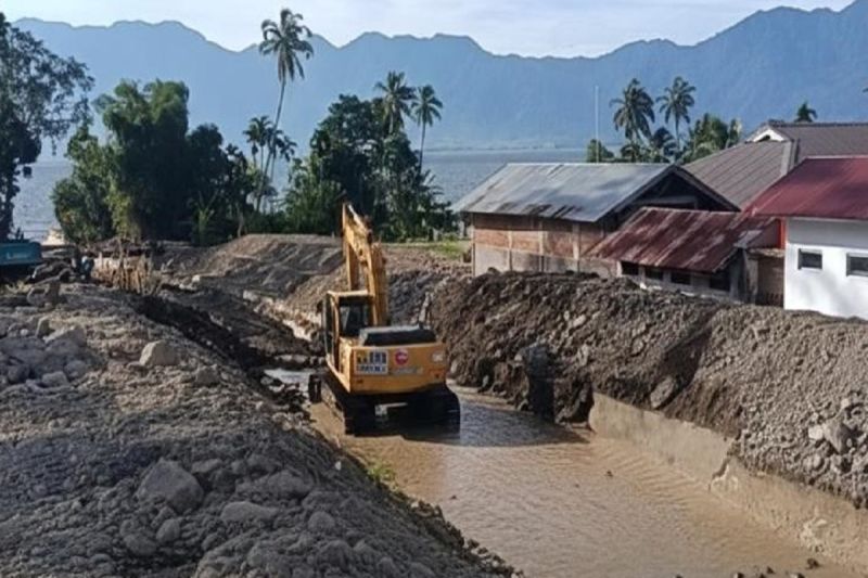 kementerian-pu-adhi-karya-tangani-21-sungai-pascabanjir-di-sumbar