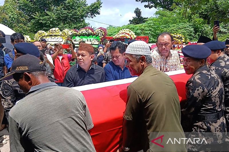 jenazah-pilot-atr-42-500-tiba-di-rumah-duka-tangerang