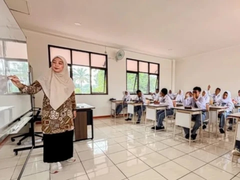 celios:-mbg-tidak-berpihak-terhadap-kesejahteraan-guru