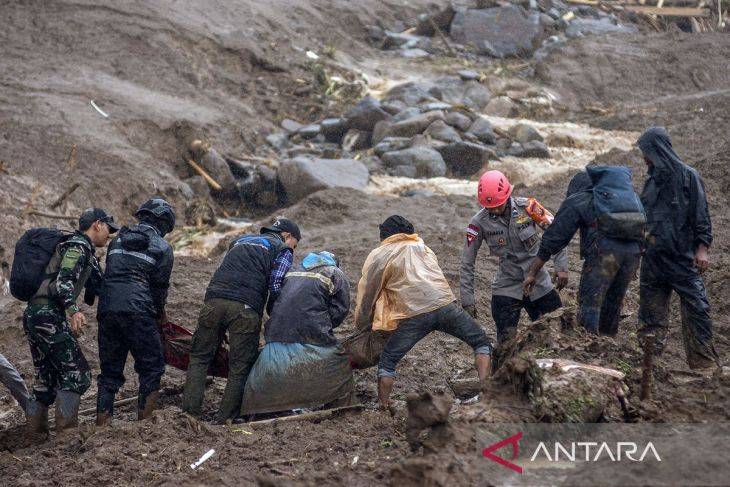 23-prajurit-tni-diduga-hilang-dalam-longsor-cisarua,-cuaca-buruk-hambat-pencarian