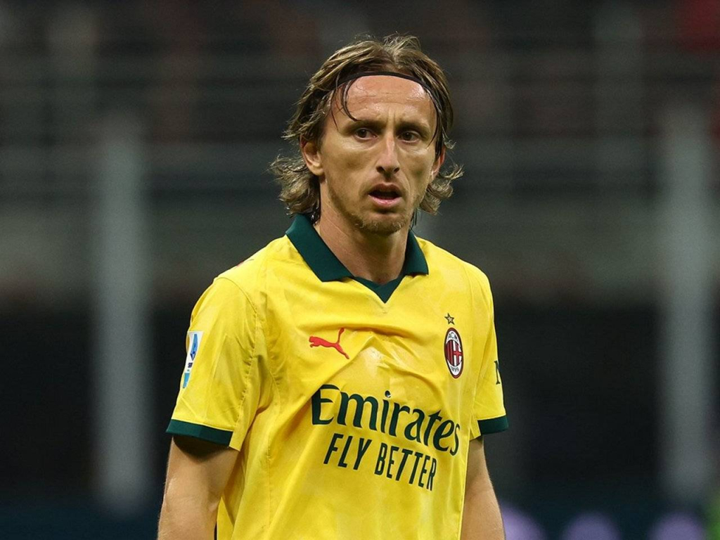 ac-milan-gagal-menang,-modric-sorot-penalti-as-roma