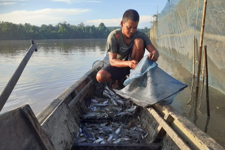 nasib-nelayan-sungai-pekanbaru-makin-tak-menentu