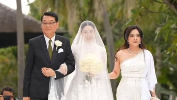 momen-haru-ranty-maria-resmi-menikah,-digandeng-ayah-asal-korsel-menuju-pemberkatan