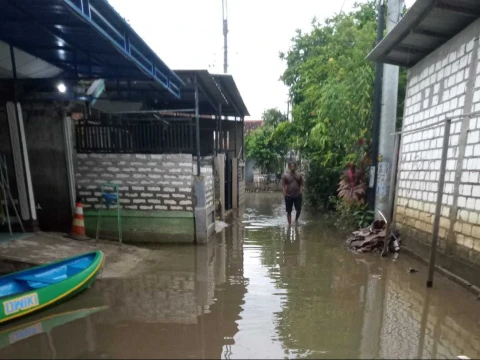 banjir-pati-mulai-surut,-nu-peduli-ingatkan-warga-agar-tetap-waspada