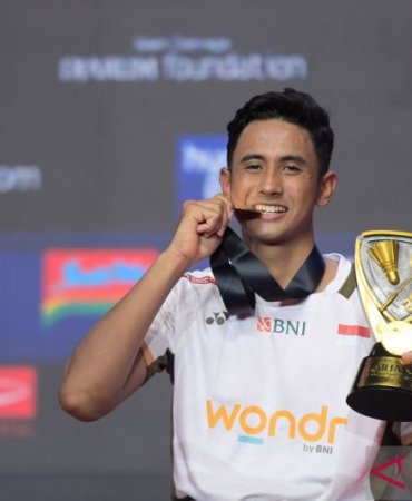 alwi-farhan-tembus-15-besar-dunia-usai-juara-indonesia-masters-2026