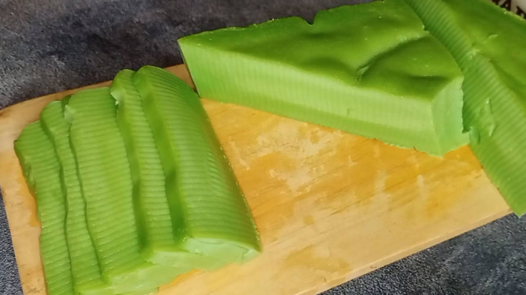kue-jendral-mabok,-jajanan-tradisional-khas-kutai-kalimantan-timur-dengan-nama-yang-unik