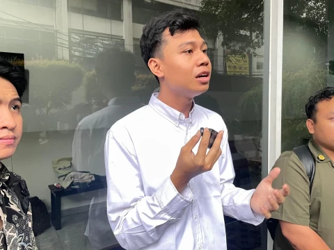 perkara-lama-gugur,-jaksa-ajukan-dakwaan-baru-terhadap-aktivis-khariq-anhar