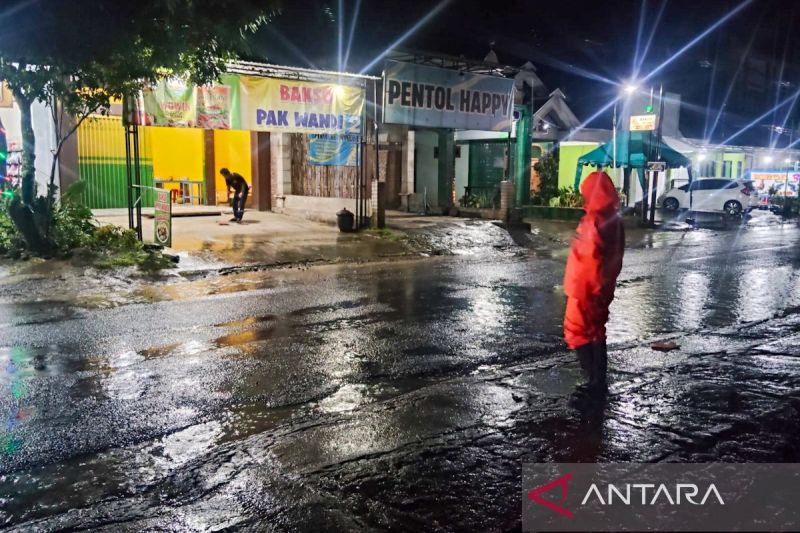 banjir-&-longsor,-jalur-bandung–prigi-trenggalek-tertutup-total
