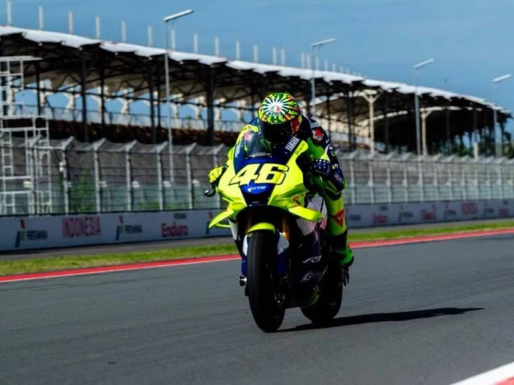 valentino-rossi:-aspal-sirkuit-mandalika-sangat-bagus
