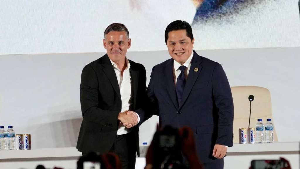erick-thohir-ajak-semua-bersatu-untuk-sepak-bola-indonesia-dan-dukung-john-herdman