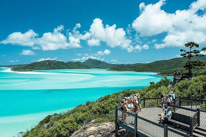 pantai-whitehaven:-surga-pasir-putih-dan-laut-biru-di-whitsundays
