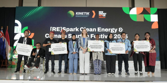 Green pilots & capitals emerge 🌱. Komdigi tightens platform rules 🔧. Jakarta rises 🚀