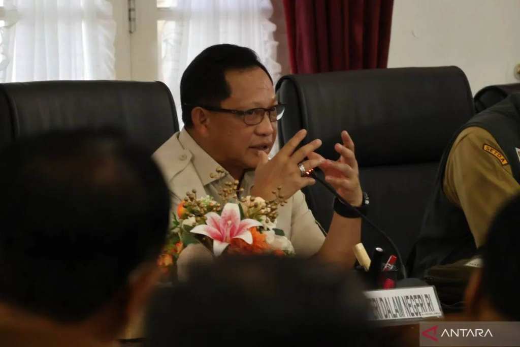 tito-karnavian-ungkap-pilkada-via-dprd-harus-ubah-undang-undang