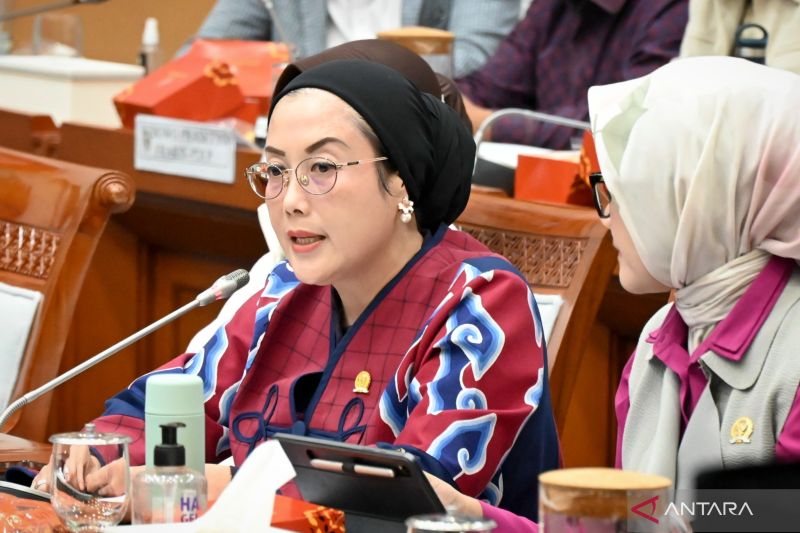 dpr:-kuhp-terkait-nikah-siri-upaya-negara-lindungi-perempuan-dan-anak