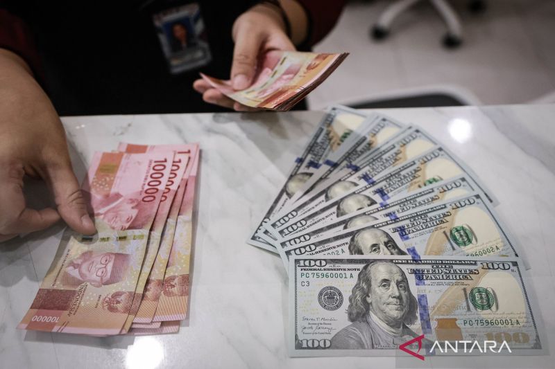 rupiah-pada-kamis-pagi-menguat-jadi-rp16.851-per-dolar-as