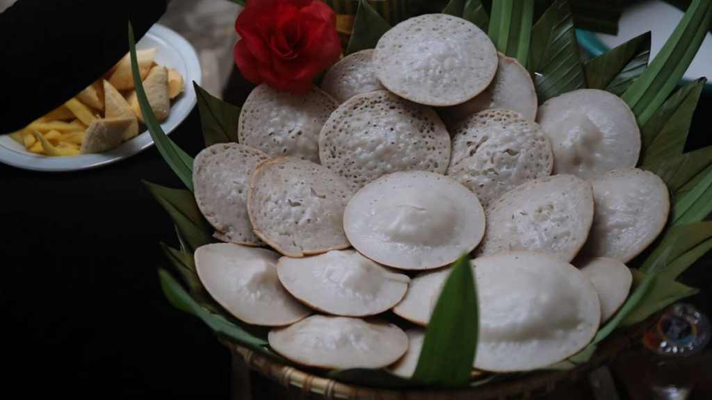 kue-apam,-kudapan-tradisional-khas-aceh-yang-erat-dengan-tradisi-di-bulan-rajab