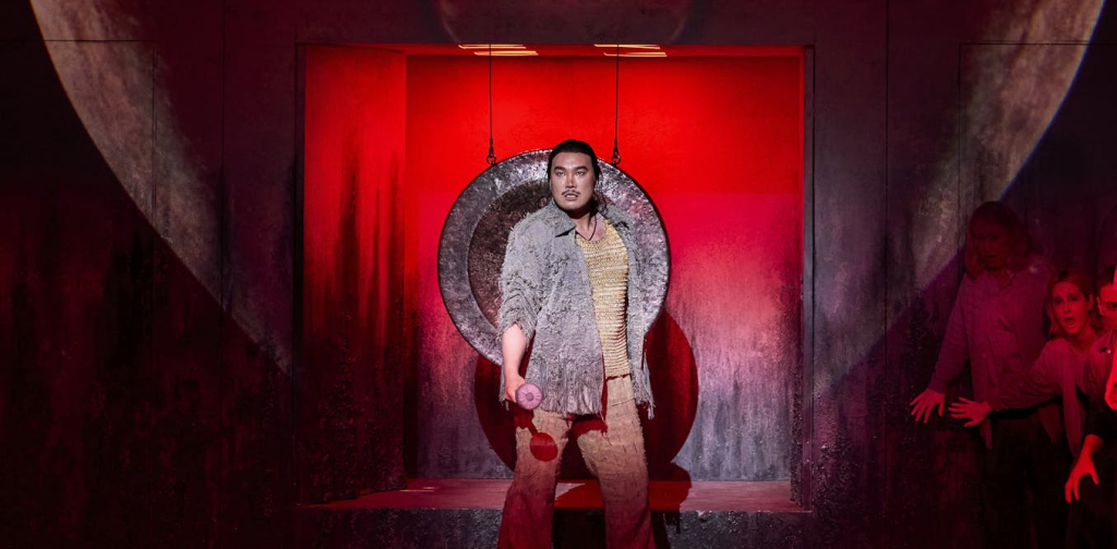 in-a-new-production-of-turandot,-opera-australia-has-found-a-star-vehicle-for-young-woo-kim