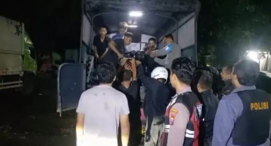 konvoi-remaja-di-jombang-nyaris-bentrok-dengan-warga,-18-orang-diamankan-polisi