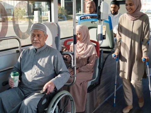 saatnya-transportasi-umum-di-indonesia-lebih-ramah-difabel