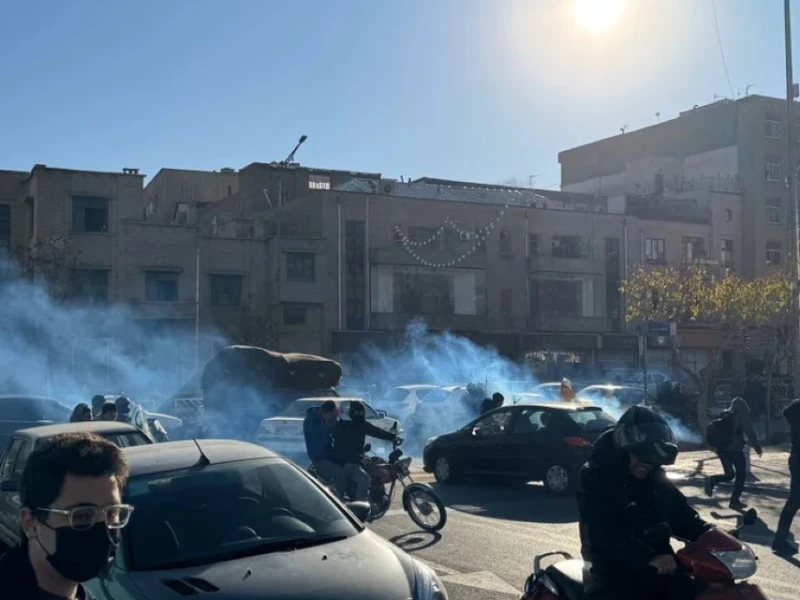 demo-berkepanjangan-di-iran,-ribuan-orang-tewas
