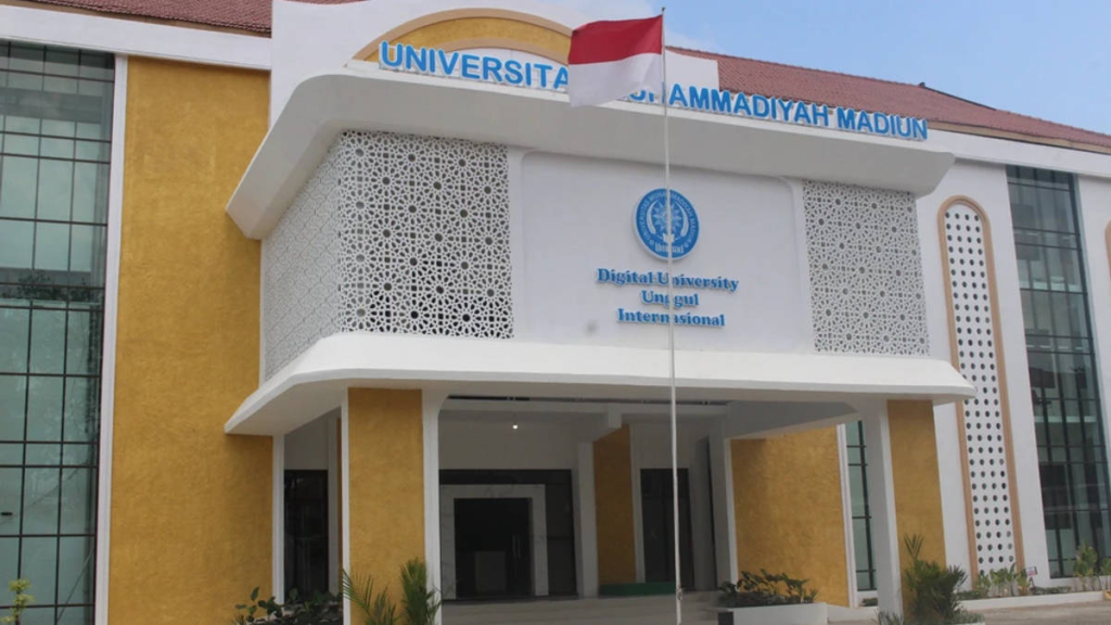 nyaman-kuliah-di-kampus-muhammadiyah,-olin-mahasiswa-katolik-jadi-wisudawan-terbaik-ummad