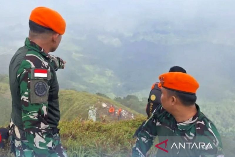 tni-au-kerahkan-korpasgat-usai-titik-pesawat-atr-42-500-diketahui