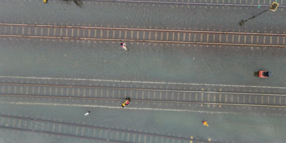 perjalanan-ka-kembali-dibatalkan-akibat-banjir-pekalongan