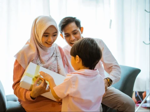 tips-parenting:-ajarkan-anak-bersyukur-lewat-kata-‘terima-kasih’