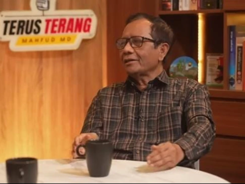 mahfud-md-nilai-kasus-kuota-haji-perlu-dilihat-utuh,-minta-kpk-perlakukan-gus-yaqut-secara-adil