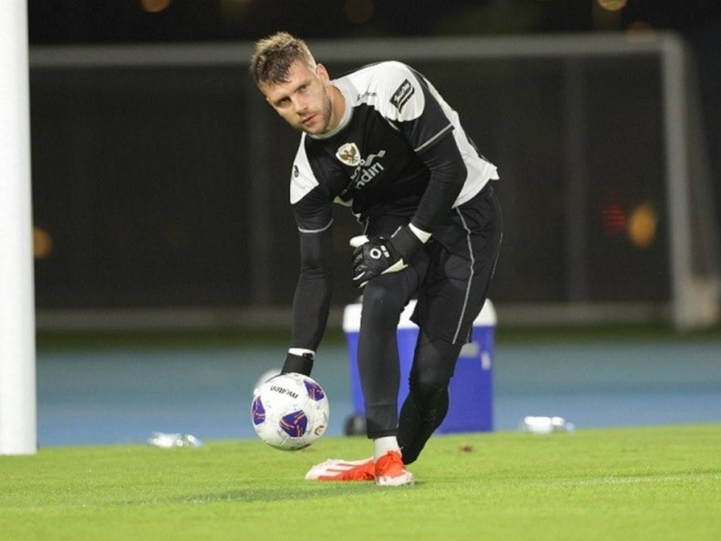 diisukan-ke-persib-bandung,-maarten-paes:-berita-bohong