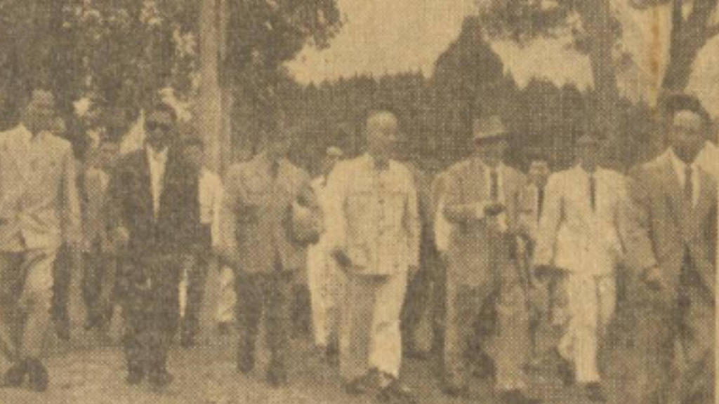 kunjungan-ho-chi-minh-ke-yogyakarta-pada-1959,-terpesona-dengan-keindahan-candi-borobudur
