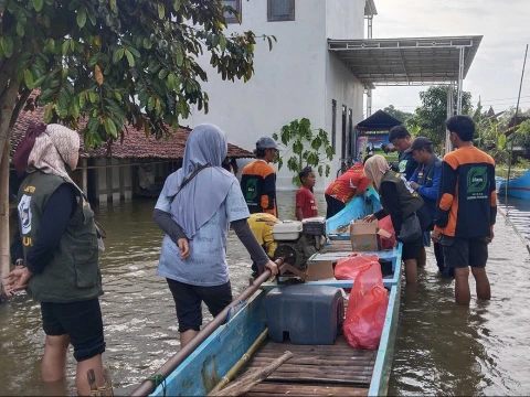 banjir-di-pati-belum-surut,-warga-butuh-tenaga-relawan-dan-bantuan-logistik