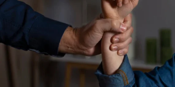 child-grooming-dan-bahaya-kekerasan-terhadap-anak-yang-kerap-dibungkus-dengan-kasih-sayang