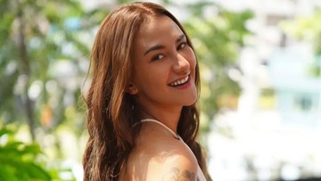 tangis-dahlia-poland-saat-ungkap-alasan-cerai-hingga-jujur-ke-anak-tinggal-di-kos