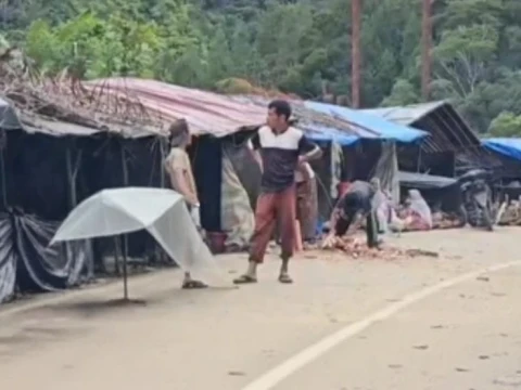 di-antara-lumpur-dan-trauma,-rakyat-gayo-lues-menunggu-pemulihan-tempat-tinggal-dan-psikologis