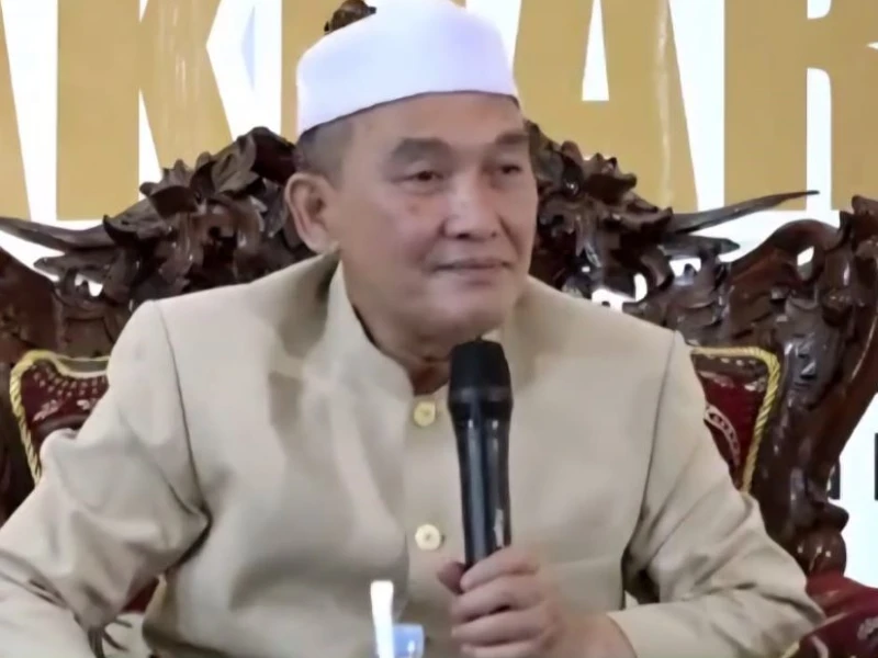 hadir-di-pringsewu-lampung,-gus-zaim-lasem-sebut-ilmu-dan-akhlak-seperti-meja-dan-kaki-kakinya