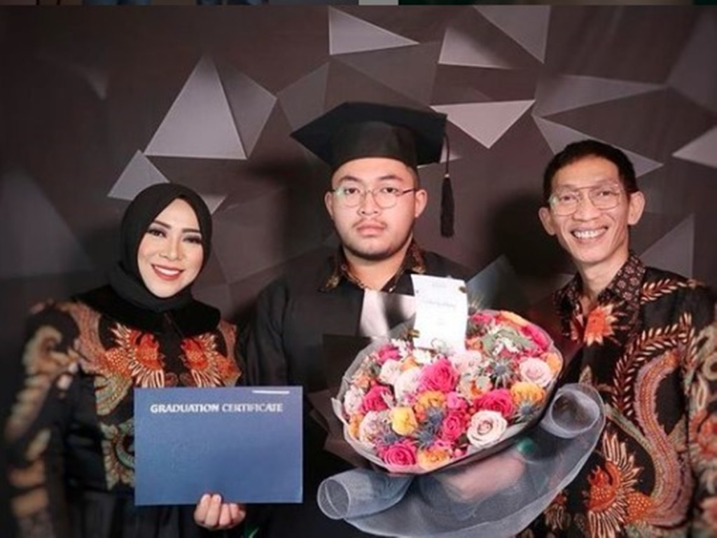 harmonisnya-rumah-tangga-melly-goeslaw-dan-anto-hoed,-tips-jaga-keutuhan-pernikahan