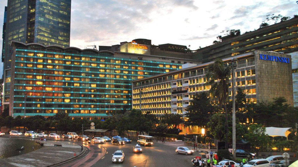 hotel-indonesia:-simbol-kebangkitan-pariwisata-dan-diplomasi-era-soekarno