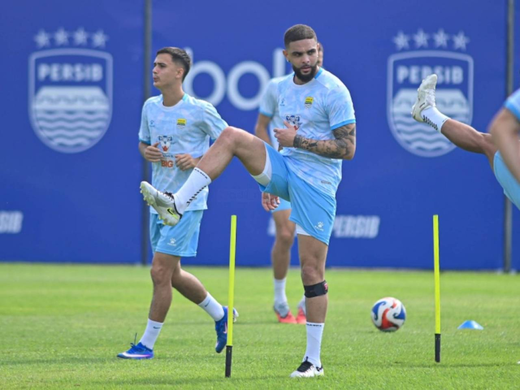 gabung-persib-bandung,-layvin-kurzawa:-rasanya-seperti-di-rumah