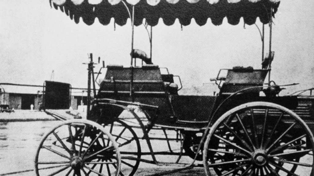 benz-viktoria,-mobil-pertama-di-indonesia-milik-pakubuwana-x