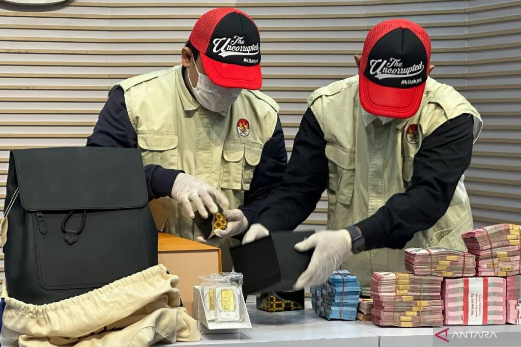 kpk-bongkar-modus-korupsi-bea-cukai,-loloskan-barang-impor-kw-tanpa-pemeriksaan