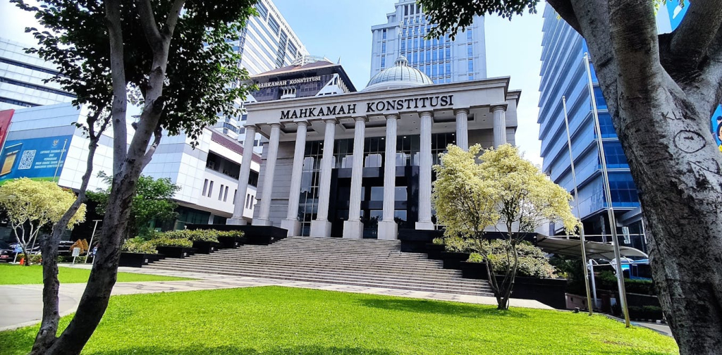 pemilihan-adies-kadir-dan-risiko-keruntuhan-independensi-mk