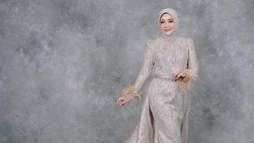 atalia-praratya-tampil-anggun-pakai-gaun-bak-pengantin,-intip-5-potretnya
