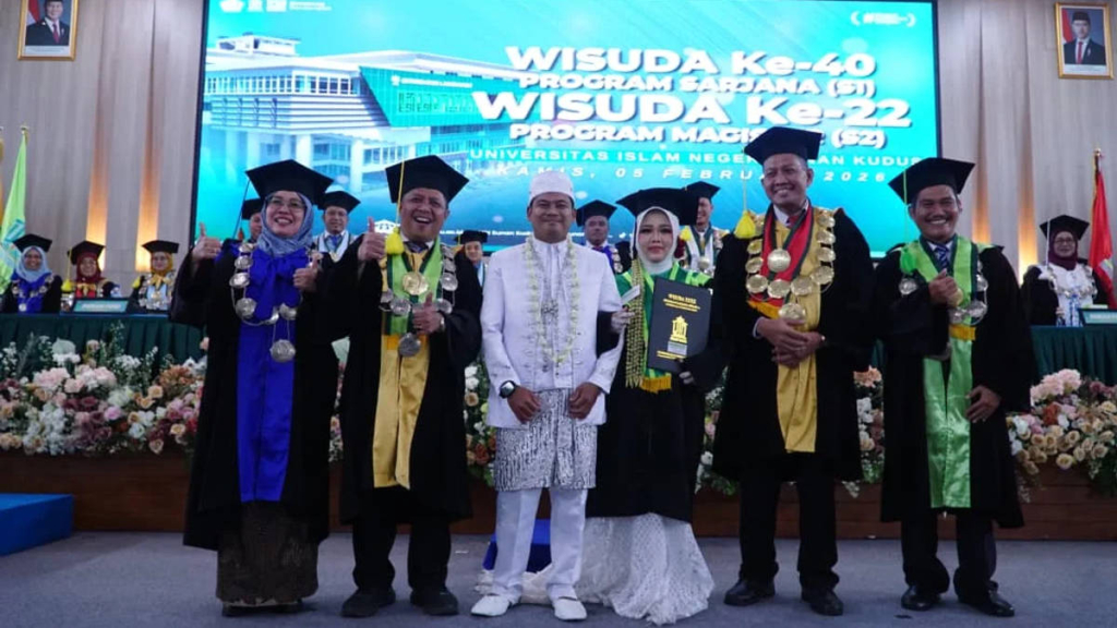 pagi-ijab-sah,-siang-ijazah:-kisah-unik-wisudawati-di-uin-sunan-kudus